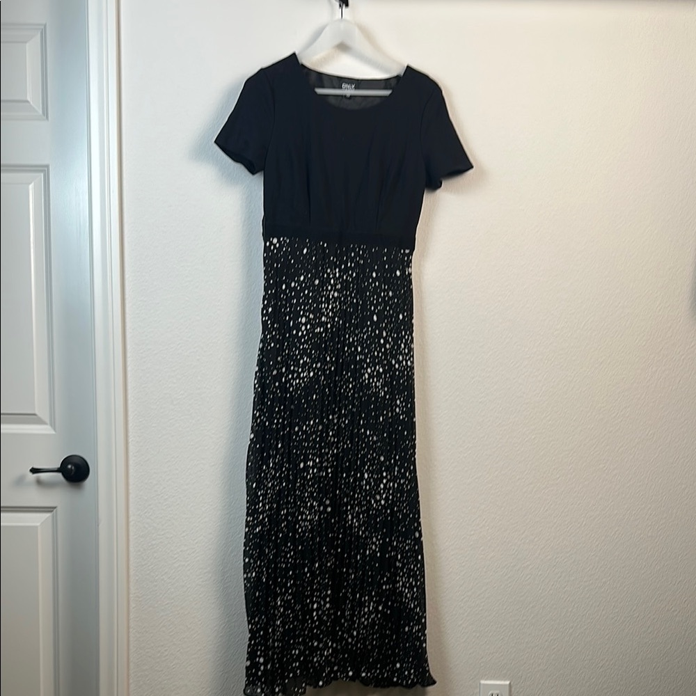 Only Black and White Flutter Sleeve Maxi Dress